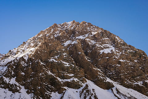 Brun, hvid, sne bjerg foto, sne bjerg, Foto, sne, bjerg, vinter, natur, landskab, udendørs, scenics, bjergtop, himmel, blå, europæiske alper, kold temperatur, skønhed i naturen, scenics - natur, bjergkæde, skyfri himmel, snedækket bjerg, miljø, rock-objekt, klippe, ingen mennesker, dag, solid, formation, 5K, CC0, offentligt domæne, royaltyfrie