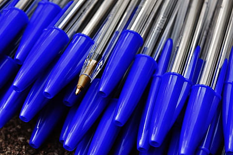 blue, ballpoint pen lot, pen, writing implement, leave, office, color, office accessories, office supplies, stationery, coolie, marker pen, notes, close-up, no people, indoors, large group of objects, backgrounds, full frame, healthcare and medicine, shiny, in a row, container, vibrant color, education, beauty, group of objects, group, side by side, still life, studio shot, purple, 5K, CC0, public domain, royalty free