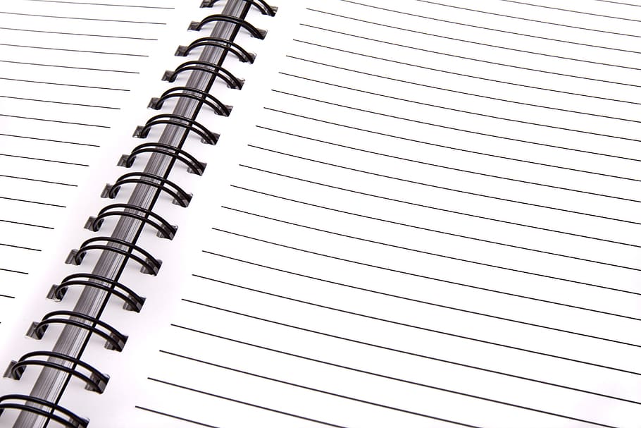 Basso, vista d'angolo, scala a chiocciola, vuoto, pagina vuota, attività commerciale, dati, diario, documento, formazione scolastica, orizzontale, Linee, Nota, taccuino, gli appunti, ufficio, tampone, pagina, carta, progettista, pianificazione, disco, scuola, foglio, spirale, acciaio, banda, studia, Scrivi, scrittura, quaderno a spirale, pubblicazione, forniture per ufficio, bloc notes, libro, avvicinamento, classificatore ad anelli, copia spazio, in casa, nessuno, Colore bianco, sfondo bianco, a strisce, Messaggio, 5K