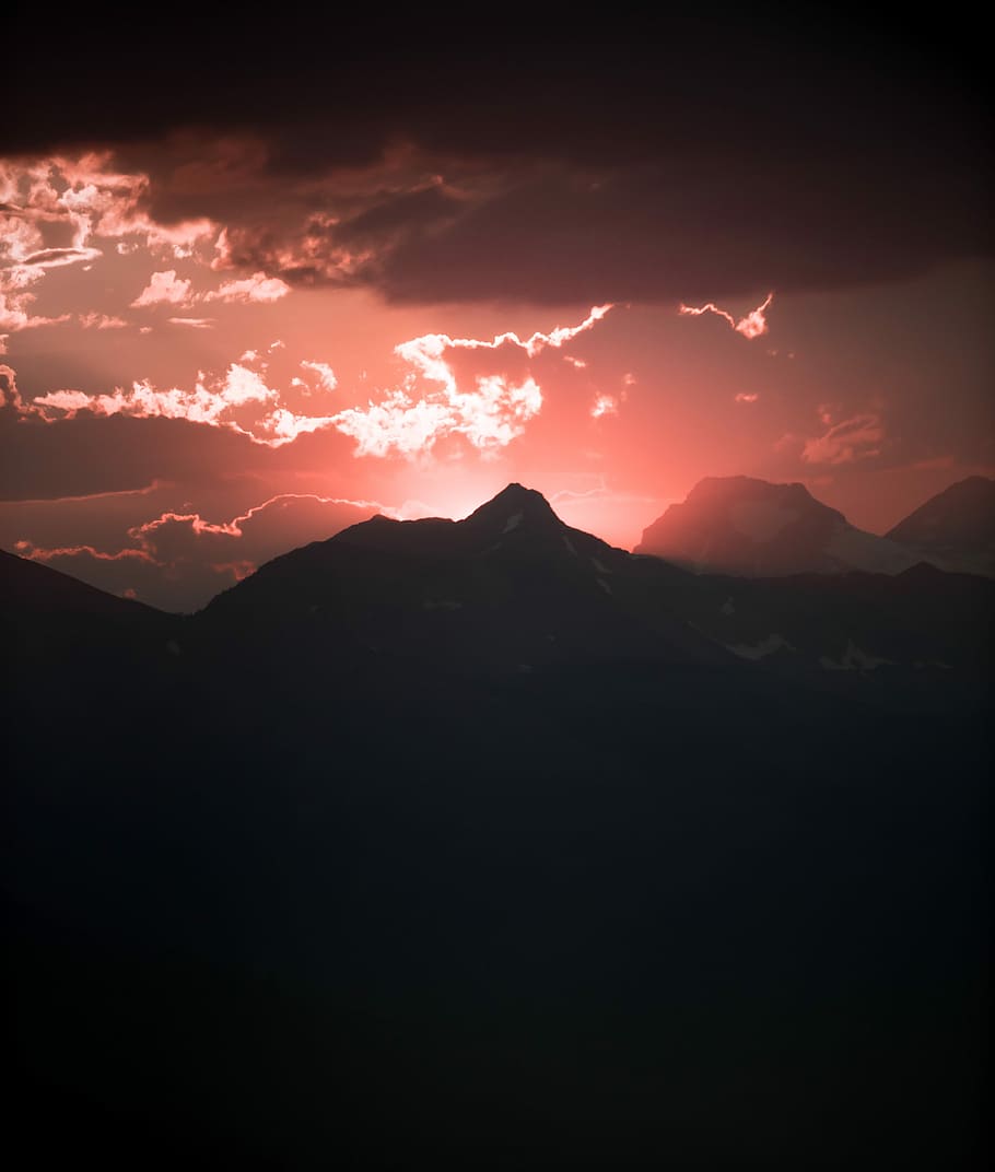 silhouette, montagna, rosso, cielo, panoramico, fotografia, selettivo, fotografia a colori, nuvole, nube, buio, crepuscolo, tramonto, Alba, notte, natura, ghiacciaio, foresta, suspense, epico, scenics - natura, bellezza nella natura, scena tranquilla, la tranquillità, catena montuosa, nuvola - cielo, ambiente, idilliaco, scena non urbana, paesaggio, nessuno, colore arancione, maestoso, a distanza, geografia fisica, picco di montagna, 4K