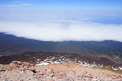 Teide, outlook, lavlandet, tåge, dyb visning, skyer, selva marine, pico del teide, topmøde, lava, lavafelt, vulkansk, teyde, teide nationalpark, tenerife, Kanariske øer, natur, bjerg, scenics, landskab, vulkan, rejse steder, udendørs, himmel, landskaber, ingen mennesker, skønhed i naturen, ro, scenics - natur, miljø, rolig scene, dag, høj vinkel visning, ikke-urbane scene, jord, sky - himmel, luftfoto, idyllisk, fjern, vand, vulkansk krater, forurening, tørt klima, 5K, CC0, offentligt domæne, royaltyfrie