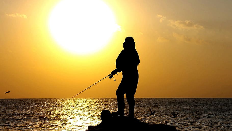 mar, pesca, sol, silhouette, cielo, acqua, tramonto, mare, orizzonte sull'acqua, colore arancione, luce del sole, sole, orizzonte, una persona, bellezza nella natura, natura, scenics - natura, in piedi, riflessione, attività, all'aperto, riflesso lente, 1080P