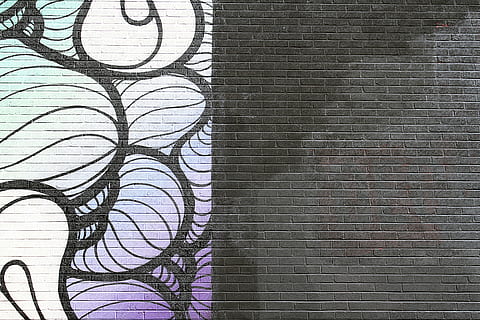 Senza titolo, parete, mattoni, dipingere, modello, nero, arte, astratto, Linee, curve, graffiti, nessuno, giorno, avvicinamento, in casa, struttura costruita, architettura, creatività, design, caratteristica della parete, arte e artigianato, sfondi, esterno dell'edificio, fotogramma intero, sicurezza, strutturato, all'aperto, metallo, costruzione, ferro, 5K, CC0, dominio pubblico, privo di copyright