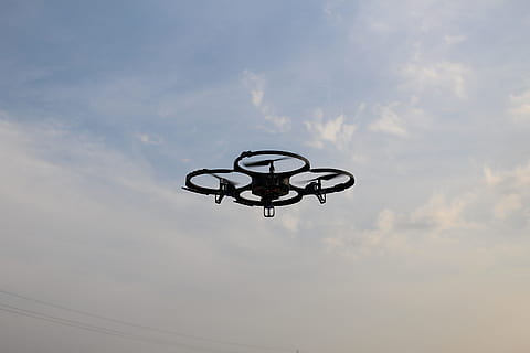 quadrocopter, aircraft, Quadrocopter, Aircraft, remotely controlled, flying, sky, air Vehicle, transportation, propeller, technology, air, basketball - sport, no people, basketball hoop, cloud - sky, day, low angle view, sport, nature, mid-air, outdoors, leisure activity, sunset, ball, silhouette, net - sports equipment, architecture, fun, 5K, CC0, public domain, royalty free