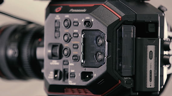 panasonic-videokamera, musta panasonic-kamera, kamera, painikkeet, tekniikka, elokuvaus, elokuva, lähikuva, kamera - valokuvauslaitteet, sisällä, ala, valokuvauksen teemat, musta väri, laitteet, koneet, ei ihmisiä, valikoiva tarkennus, linssi - silmä, valokuvauslaitteet, kuljetus, keskittyä etualalle, elektroniikkateollisuus, yksi kohde, moottoriajoneuvo, linssi - optinen instrumentti, digitaalikamera, sähkölaitteet, 4K, CC0, public domain, rojaltivapaa