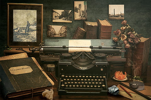 negro, real, máquina de escribir, junto a, libro, mesa, ex, tipo, antiguo, retro, escribir, oficina, carta, autor, máquina, escritor, nostalgia, libros, rosas, bodegones, estilo retro, adentro, nadie, historia, el pasado, material de madera, naturaleza muerta, término análogo, cultura de las artes y entretenimiento, vendimia, de cerca, día, museo, metal, comunicación, 4K, CC0, dominio público, libre de derechos