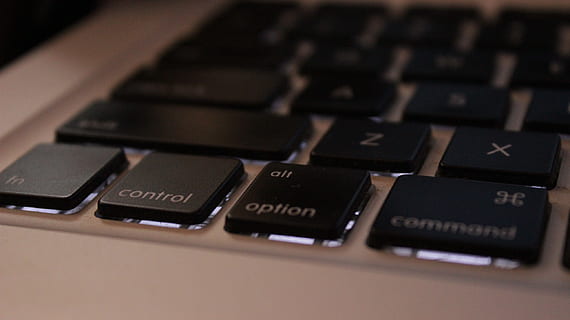 MacBook, Tastatur, Strg, Steuerung, Schlüssel, Computer, Eingang, Tippen, Technologie, Text, Computer Tastatur, Computerausrüstung, Kommunikation, kabellose Technologie, Nahansicht, westliche Schrift, Verbindung, Computerschlüssel, drinnen, Laptop, keine Leute, Alphabet, Computerteil, Nummer, selektiver Fokus, Brief, 2K, CC0, gemeinfrei, lizenzfrei