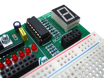 bleu, vert, électrique, circuit, sept segment, électronique, planche à pain, LED, afficher, tester, loisir, expérience, laboratoire, numérique, segment, pcb, La technologie, Industrie électronique, puce informatique, circuit imprimé, industrie, fermer, équipement informatique, fond blanc, personne, équipement, partie informatique, lien, nature morte, à l'intérieur, complexité, prise de vue en studio, ordinateur, couleur verte, la communication, carte mère, composant électrique, bloc de connexion, 1080P, CC0, domaine public, libre de droits