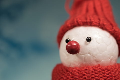 Weiß, rot, Puppe, Schneemann, Winter, Deckel, kalt, Stimmung, Postkarte, Grußkarte, Schnee, Zahl, Deko, Weihnachten, winterlich, Gesicht, Dekoration, lustig, Winter-Symbol, Schal, Schneeball, Weihnachtsgrüße, Unterhaltung, frech, Nase, Augen, Punkt, fühlte, basteln, Handwerk, kalte Temperatur, Nahansicht, Hut, Feier, Darstellung, Kunst und Handwerk, Obst, Spielzeug, Strickmütze, Urlaub, Fokus auf den Vordergrund, Essen und Trinken, Kindheit, Kleidung, Weihnachtsdekoration, warme Kleidung, 4K, CC0, gemeinfrei, lizenzfrei