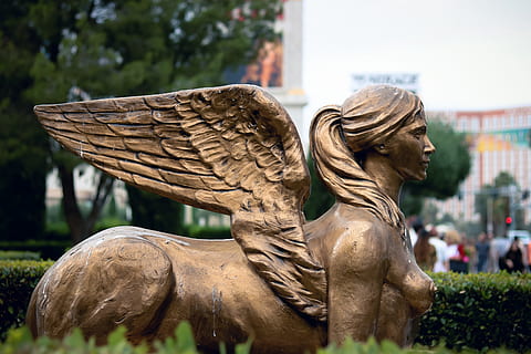 bronzefarbene Statue, Bronze-, farbig, Statue, Caesar Palace, Palast, Caesar, Rom, römisch, uralt, Monument, Antiquität, Geschichte, berühmt, Stein, historisch, die Architektur, Kaiser, Las Vegas, Hotel, Pferd, draußen, Tag, Fokus auf den Vordergrund, keine Leute, Nahansicht, Tierthemen, Darstellung, Skulptur, Kunst und Handwerk, Kreativität, menschliche Darstellung, Kunst, Park, Natur, Vogel, Park - menschgemachter Raum, weibliche Ähnlichkeit, Engel, 4K, CC0, gemeinfrei, lizenzfrei