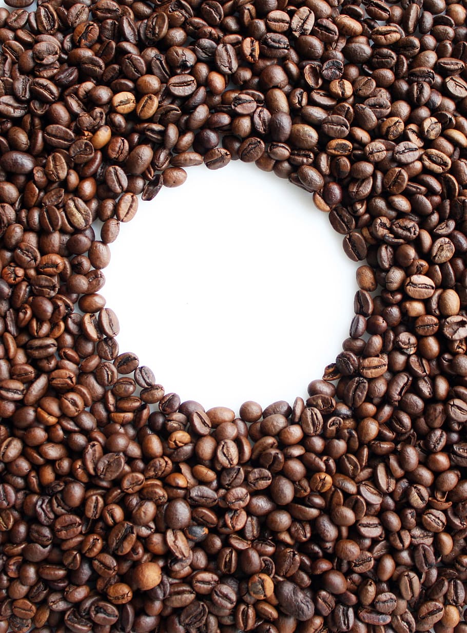 schließen, Foto, Kaffeebohnen, Nahansicht, Kaffee, Hintergrund, Pause, Koffein, Aroma, Kreis, aufregend, Kurve, Getränk, aufwachen, Frühstück, Espresso, Küche, Verkauf, dunkel, Kaffee trinken, geröstete Kaffeebohne, Essen und Trinken, Fülle, große gruppe von gegenständen, keine Leute, braun, direkt darüber, Studioaufnahme, Lebensmittel, drinnen, Stillleben, Frische, Hintergründe, Herzform, Liebe, Vollbild, gestalten, 2K