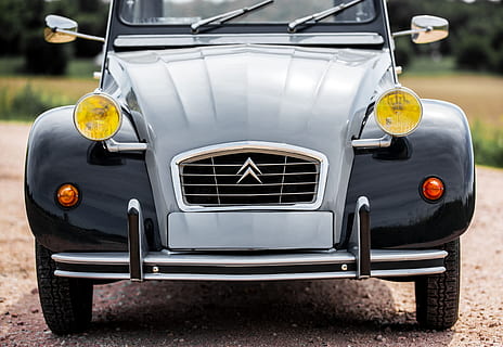 ànec, oldtimer, automàtic, vell, clàssic, citroen, vehicle, cotxe antic, 2cv, pkw, automoció, francès, retro, punt de mira, nostàlgic, bonic, transport, manera de transport, automòbil, vehicle terrestre, cotxe, metall, faro, estil retro, vista frontal, carretera, estacionari, cap gent, a l'aire lliure, dia, roda, viatjar, velocitat, color negre, pneumàtic, color plata, crom, 5K, CC0, domini públic, lliure de regalies