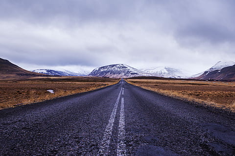 tom, vej, over, bjerg m, asfaltvej, bjerg, sti, struktur, ru, overskyet, Sky, lilla, sne, lang, tapet, ferie, perspektiv, island, Carretera, nieve, montana, paisaje, miljø, landskab, sky - himmel, transportmidler, himmel, scenics - natur, vejen frem, retning, skønhed i naturen, hovedvej, natur, fjern, vinter, rolig scene, ro, bjergkæde, ingen mennesker, faldende perspektiv, snedækket bjerg, udendørs, lige, skillelinje, tur, 5K, CC0, offentligt domæne, royaltyfrie
