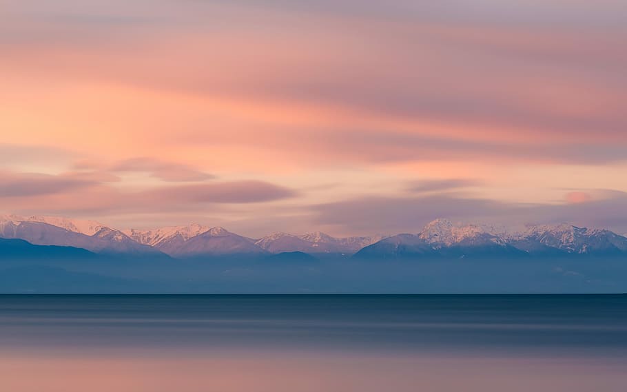 corpo, acqua, d'oro, tempo, oceano, montagne, nuvoloso, cielo, nube, montagna, paesaggio, natura, liscio, serenità, Alba, mattina, sera, rosa, orizzonte, sublime, nebbia, foschia, PNW, nordovest del Pacifico, Washington, montagna olimpica, colorato, scenics - natura, bellezza nella natura, la tranquillità, scena tranquilla, tramonto, nuvola - cielo, catena montuosa, mare, idilliaco, nessuno, ambiente, lungomare, cielo romantico, 5K