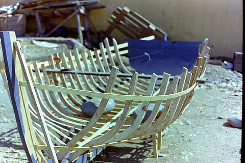boot, basic scaffolding, bootbau, wood, wood gerippe, build, wood strip, wood - Material, outdoors, basket, no people, focus on foreground, container, day, animal, seat, nature, close-up, animal themes, chair, art and craft, table, vertebrate, animal wildlife, one animal, craft, 2K, CC0, public domain, royalty free