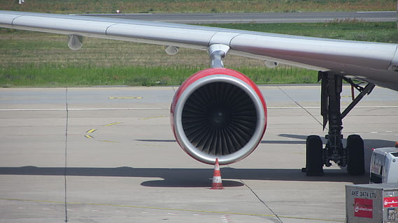 motor, turbin, jetmotor, vinge, luftfartøy, fly, transport, transportmiddel, flyplassen, flyplass rullebane, reise, dag, flyfløyen, ingen folk, flyindustrien, propell, utendørs, natur, rullebane, kommersielt fly, offentlig transport, flying, privatfly, 4K, CC0, offentlig domene, opphavsrett gratis