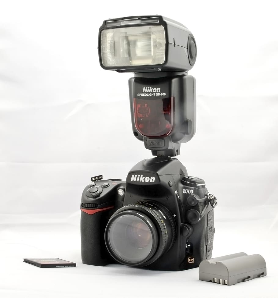 càmera, nikon, dslr, flaix, nikon d700, d700, temes de fotografia, càmera - equip fotogràfic, tecnologia, equip fotogràfic, lent - instrument òptic, text, càmera digital, primer pla, cap gent, equipament, natura morta, activitat, a l'interior, fons blanc, fotografiar, maquinària, dia, guió occidental, comunicació, 2K