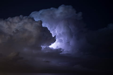 foto, lua, coberto, branco, nuvens, período noturno, céu, nuvem, noite, Sombrio, leve, relâmpago, raio, tempestade, nuvem - céu, beleza na natureza, natureza, ninguém, poder na natureza, trovoada, geologia, poder, ao ar livre, agua, scenics - natureza, origens, terra, roxa, 1080P, CC0, domínio público, royalty free