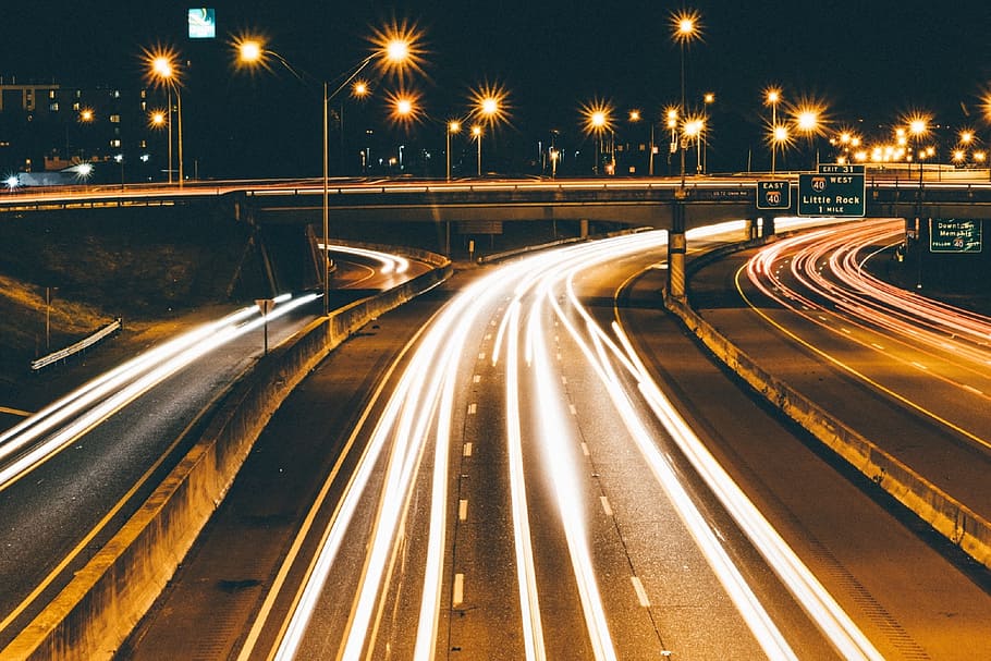 arquitectura, infraestructures, autopistes, skyways, ponts, llums, missatges, llarg, sender lleuger, moviment, carretera, exposició llarga, il·luminat, nit, transport, carrer, ciutat, velocitat, llum del carrer, moviment borrós, trànsit, vida de ciutat, connexió, equips d’il·luminació, pont, cap gent, pont - estructura feta per l'home, autopista de carrils múltiples, a l'aire lliure, llum del vehicle, 1080P