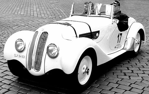 bmw, automàtic, oldtimer, cotxe, esport, esport de motor, estil retro, carrer, velocitat, manera de transport, transport, automòbil, vehicle terrestre, ciutat, llambordes, cap gent, dia, faro, cotxe d'època, estacionari, arquitectura, vista d’angle alt, a l'aire lliure, sendera, luxe, 2K, CC0, domini públic, lliure de regalies