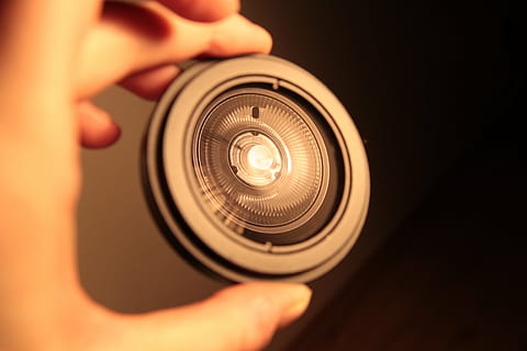 lens, reflection, hand, macro, detail, flash, light, optical, focus, transparent, circle, filter, camera - Photographic Equipment, human Hand, human body part, holding, one person, close-up, indoors, technology, lens - optical instrument, body part, selective focus, black background, studio shot, equipment, photography themes, adult, lens - eye, unrecognizable person, finger, 4K, CC0, public domain, royalty free