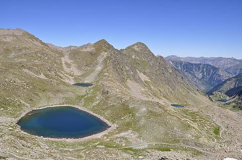 mountain, lake, landscape, excursion, scenics - nature, environment, sky, mountain range, nature, beauty in nature, blue, no people, clear sky, travel destinations, travel, water, tranquil scene, tranquility, day, land, semi-arid, activity, outdoors, arid climate, 4K, CC0, public domain, royalty free