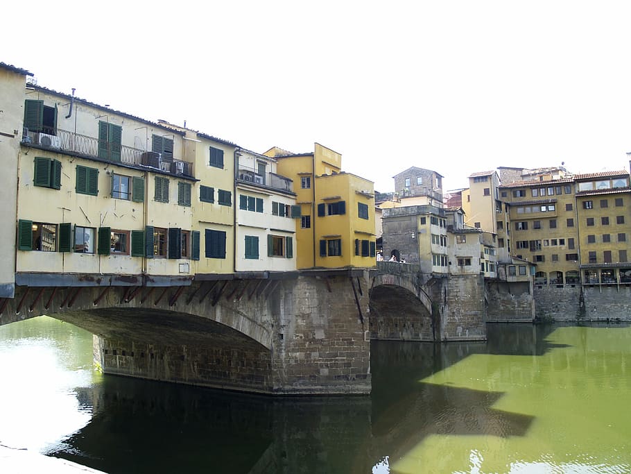 pont, vell, Toscana, riu, arquitectura, ponte vecchio, arno river, pont - estructura feta per l'home, Itàlia, europa, Florència - Itàlia, història, paisatge urbà, lloc famós, estructura construïda, aigua, exterior de l'edifici, cel, cel clar, naturalesa, reflexió, connexió, davant del mar, edifici, cap gent, dia, còpia espai, ciutat, barri residencial, a l'aire lliure, pont d’arc, 2K