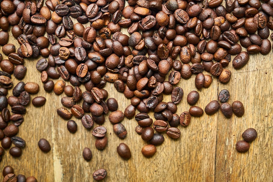 munt, grans de cafè, fusta, taula, cafè, nucli, llavor, nuclis, bon dia, nutrició, al matí, marró, despertar, cuina, menjar, fotografia, espresso, foto de menjar, cappuccino, cafeïna, foto, macro, fons, latte, cafeteria, colombia, fresc, estil de vida saludable, esmorzar, perfumat, primer pla, foto del producte, taulers de fibra de fusta, detall, textura, patró, ningú, resum, detalls de tirs, decoració, imatge en color, motiu, naturalesa, còpia espai, horitzontal, cap gent, enfocament selectiu, colors vius, composició, bonic, menjar i beguda, cafè - beguda, gra de cafè torrat, frescor, gran grup d'objectes, a l'interior, natura morta, vista d’angle alt, abundància, beure, torrat, material de fusta, directament a sobre, begudes sense alcohol, 5K