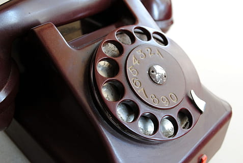 yakın çekim fotoğrafçılık, döner, telefon, Döner telefon, eski, halka, ahize, kırmızı, Antik, iletişim, eski moda, teknoloji, telekomünikasyon ekipmanı, retro tarz, telefon alıcısı, ekipman, bağ, sabit telefon, numara, kapatmak, insansız, nostalji, Tarihçe, geçmiş, mimari, metal, içeriye, gümüş renkli, iletişim şekli, küresel iletişim, klavye, 720P, CC0, kamu malı, telif ücretsiz
