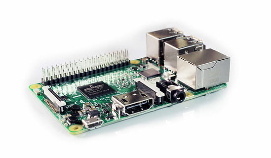 verde, Imágenes prediseñadas de computadora placa base, pi frambuesa, electrónica, computadora, Pi, tecnología, chip, pi 3, parte de la computadora, de cerca, Chip de computadora, placa de circuito, Componente eléctrico, equipo, Industria electrónica, macro, ordenador personal, datos, parte de, tarjeta madre, Fondo blanco, industria, foto de estudio, conexión, equipo de computadora, nadie, adentro, metal, complejidad, maquinaria, UPC, equipo eléctrico, color plateado, pequeña, 5K, CC0, dominio público, libre de derechos