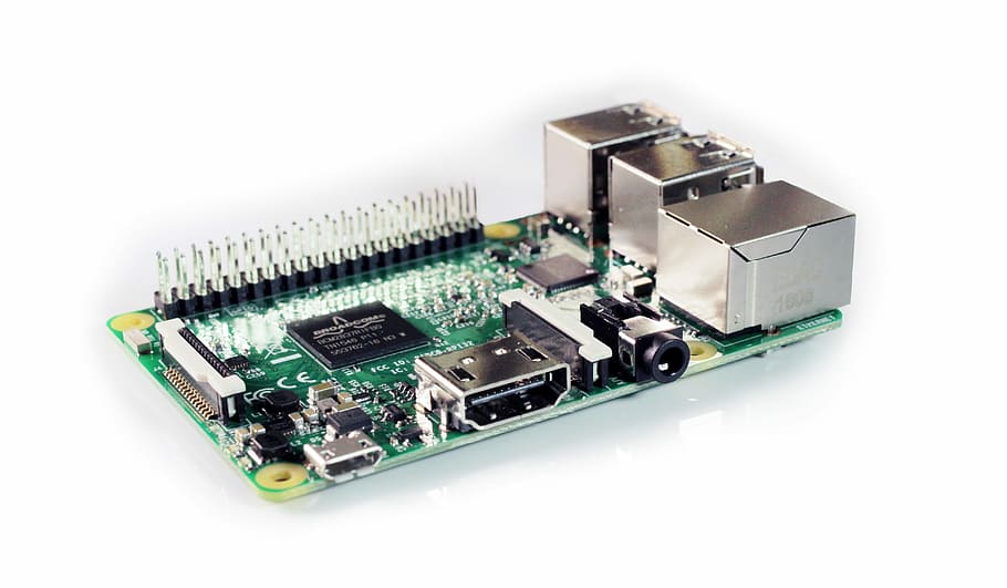 verd, imatges predissenyades de la placa base de l’ordinador, raspberry pi, electrònica, ordinador, Pi, tecnologia, xip, pi 3, part de l’ordinador, primer pla, xip d’ordinador, targeta de circuits, component elèctric, equipament, indústria electrònica, macro, PC, dades, part de, placa base, fons blanc, indústria, tir de l'estudi, connexió, equips informàtics, cap gent, a l'interior, metall, complexitat, maquinària, CPU, equipament elèctric, color plata, petit, 5K