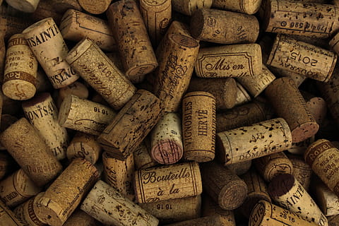 assorteret, trykt, korkstopper, vin, kork, masse, ovenfra, fotografering, struktur, kork - prop, Brun, vinkork, vinflaske, alkohol, flaske, stor gruppe af objekter, overflod, fuld ramme, baggrunde, ingen mennesker, mad og drikke, indendørs, forfriskning, drikke, bunke, stilleben, høj vinkel visning, tekst, beholder, træ - materiale, 5K, CC0, offentligt domæne, royaltyfrie