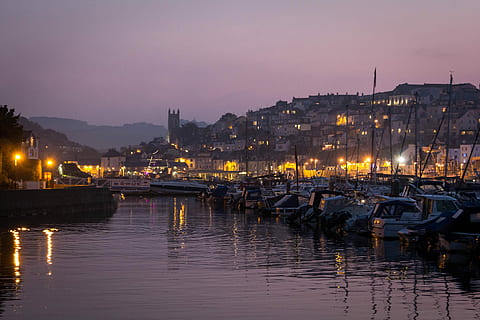alaca karanlık, brixham, devon, ışıklar, deniz, torbay, akşam, yat Limanı, sahil, Liman, Su, kasaba, iskele, yelkencilik, yansıma, aydınlatılmış, gece, deniz gemi, gökyüzü, Kent, mimari, taşımacılık, doğa, ulaşım modu, liman bölgesi, dış yapı, yapılı yapı, akşam karanlığı, seyahat yerleri, insansız, Cityscape, yelkenli, açık havada, yat, kanal, 5K, CC0, kamu malı, telif ücretsiz