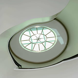 low, angle view building ceiling, architecture, structure, design, geometric shape, shape, indoors, circle, built structure, no people, low angle view, glass - material, ceiling, pattern, skylight, lighting equipment, day, close-up, window, architectural feature, wall - building feature, reflection, directly below, ornate, luxury, 1080P, CC0, public domain, royalty free