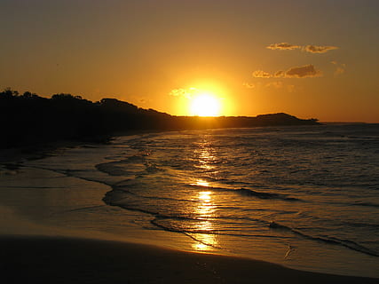 Sonnenuntergang, Küstenstrand, Reflexion, Ozean, Strand, Meer, Sonne, Natur, Himmel, Wasser, Land, Schönheit in der Natur, Szenen - Natur, Ruhe, orange Farbe, Sonnenlicht, ruhige Szene, idyllisch, Welle, Sand, Horizont, keine Leute, draußen, Linseneffekt, Horizont über Wasser, romantischer Himmel, 5K, CC0, gemeinfrei, lizenzfrei