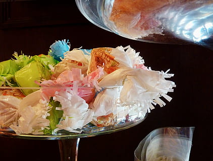 cofetărie, bomboane, dulce, delicios, colorat, o favoare de nunta, culoare, ciuguli, ciocolată, în interior, nici o persoana, prospeţime, mancare si bautura, alimente, mancare Asiana, a închide, fructe de mare, mâncat sănătos, bunăstare, masa, Fundal negru, recipient, natură moartă, gata să mănânce, castron, natură, frumusețe în natură, floare, mancare japoneza, faianță, 2K, CC0, domeniu public, fără drepturi de autor