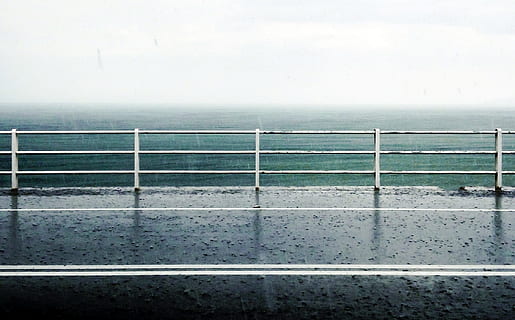 vej, hav, Sardinien, regn, sommer, natur, vejr, regnfuld, våd, dag, udendørs, ingen mennesker, vand, tæt på, rækværk, ro, himmel, tåge, rolig scene, skønhed i naturen, horisont over vand, horisont, scenics - natur, barriere, grænse, hegn, 1080P, CC0, offentligt domæne, royaltyfrie