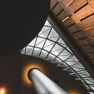 arquitectònic, fotografia, sostre, cuc, vista d'ulls, edifici de vidre, arquitectura, columna, claraboia, cel, finestra, ornamentat, llum, atlantum, detall, cercle, geomètric, pilar, estructura construïda, vista d’angle baix, a l'interior, cap gent, patró, dia, equips d’il·luminació, edifici, il·luminat, modern, característica arquitectònica, destinacions de viatge, disseny, metall, columna arquitectònica, arquitectura i art, 2K, CC0, domini públic, lliure de regalies