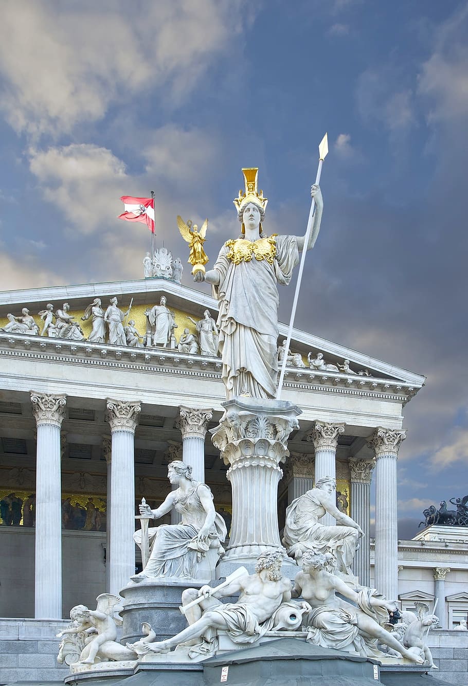 viena, Austràlia, cel, núvols, edificis, columnes, arquitectura, referència, monument, escultura, parlament, estàtua, bonic, ciutat, ciutats, art i artesania, representació, representació humana, estructura construïda, núvol - cel, creativitat, columna arquitectònica, destinacions de viatge, història, exterior de l'edifici, vista d’angle baix, el passat, turisme, semblança femenina, viatjar, cap gent, govern, àngel, 2K