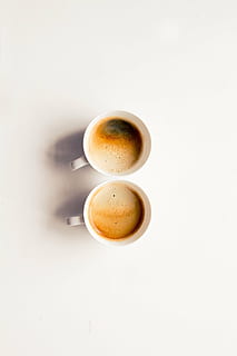 kaksi, valkoinen, kahvinkupit, pinta-, kahvi, taide, kahvijuomaa, juoda, kuppi, virvoke, kahvikuppi, muki, ruoka ja juoma, suoraan edellä, studio ammuttu, sisällä, asetelma, tuoreus, valkoinen tausta, ei ihmisiä, espresso, vaahtoava juoma, kuuma juoma, ruoka, cappuccino, kofeiini, alkoholittomat juomat, 5K, CC0, public domain, rojaltivapaa