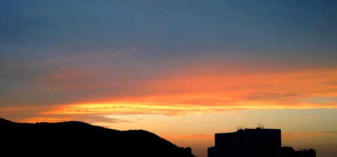 tramonto, puramente, visualizzazioni, silhouette, cielo, architettura, nuvola - cielo, esterno dell'edificio, struttura costruita, scenics - natura, bellezza nella natura, natura, costruzione, nessuno, colore arancione, crepuscolo, città, montagna, cielo drammatico, copia spazio, all'aperto, la tranquillità, cielo romantico, 2K, CC0, dominio pubblico, privo di copyright