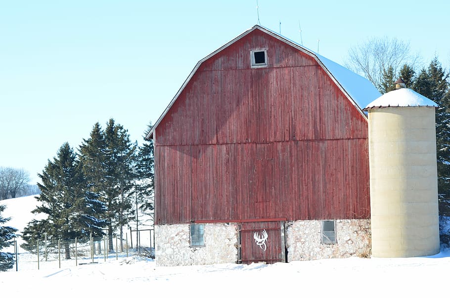 Winter, Scheune, ländlich, Landschaft, rot, Schnee, kalte Temperatur, Haus, draußen, Gebäudehülle, die Architektur, gebaute Struktur, Baum, Himmel, Natur, Tag, Land, Feld, Pflanze, Abdeckung, klarer Himmel, Gebäude, keine Leute, Hütte, 4K
