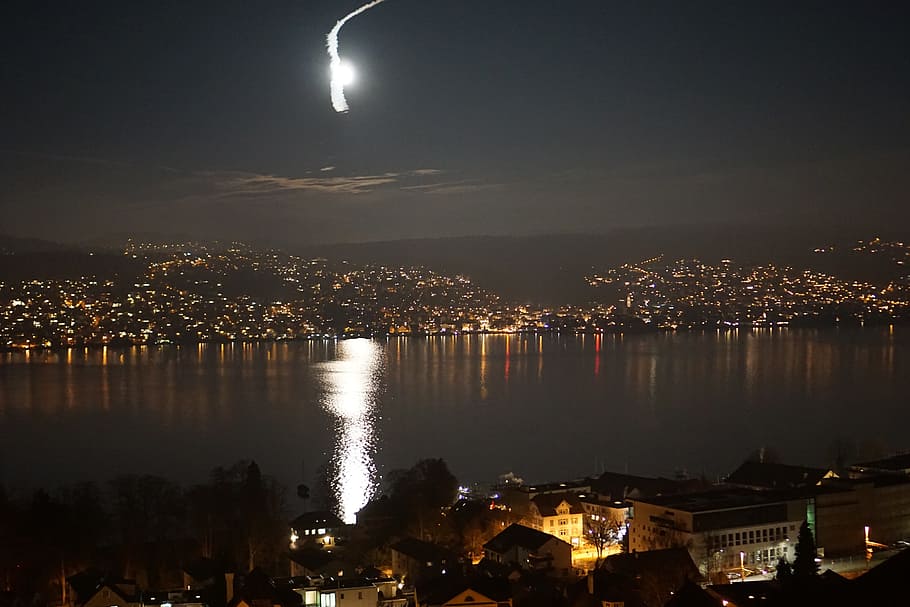 llac, reflexió, aigua, nit, zurich, aigua, nit, il·luminat, lluna, cel, ciutat, arquitectura, exterior de l'edifici, estructura construïda, paisatge urbà, naturalesa, lluna plena, edifici, cap gent, llum de la lluna, barri residencial, a l'aire lliure, brillant, 5K