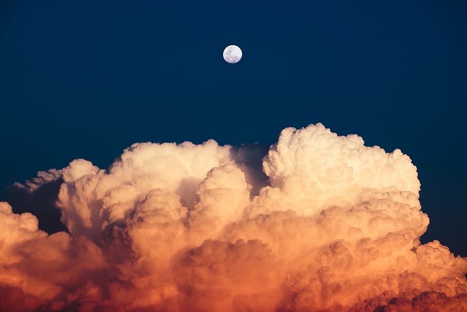 cumulonimbus, &, ดวงจันทร์, cloudformation, เมฆ, สีแดง, สีน้ำเงิน, พระอาทิตย์ตกดิน, ท้องฟ้า, เมฆ - ท้องฟ้า, Cloudscape, ธรรมชาติ, ไม่มีคน, ช่องว่าง, สวรรค์, สิ่งแวดล้อม, กลางแจ้ง, ความงามในธรรมชาติ, บรรยากาศ, งดงาม, ปุย, Scenics - ธรรมชาติ, ฉากที่เงียบสงบ, ความเงียบสงบ, พระจันทร์เต็มดวง, ความนุ่มนวล, ข้างบน, 2K