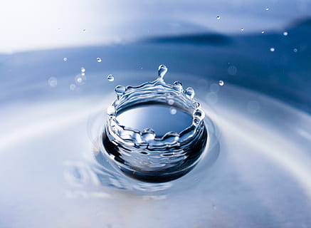 selective, focus photo, drop, water, cold, clean, motion, purity, clear, wave, wet, splash, photo, blue, splashing, rippled, nature, crown, no people, freshness, studio shot, bubble, shape, outdoors, close-up, circle, royalty, falling, impact, concentric, blue background, high-speed photography, 1080P, CC0, public domain, royalty free