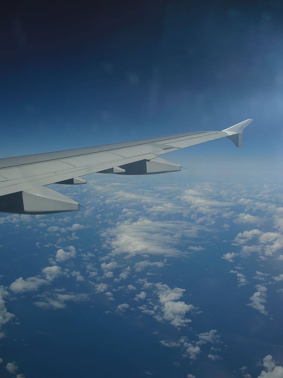 vleugel, vliegtuig, hemel, wolken, vlieg, boven de wolken, machine, luchtvaart, vakantie, reizen, wolk - lucht, luchtvoertuig, vervoer, vliegend, wijze van transport, vliegtuigvleugel, geen mensen, mid-air, natuur, dag, blauw, beweging, onderweg, buitenshuis, schoonheid in de natuur, openbaar vervoer, scenics - natuur, meteorologie, 2K