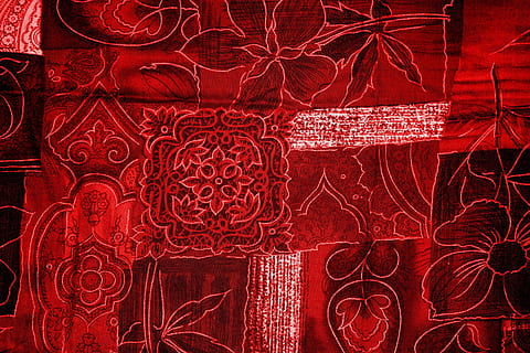 kırmızı, siyah, Tekstil, arka fon, yama işi, Çiçekler, kumaş, yüzey, Desen, ipek, çiçek, renkli, dekorasyon, deco, doku, duvar kağıdı, patron, model, goblen, ipeksi yansıma, bahar, kapatmak, dizayn, Sanat, nedenleri, bokeh, renkler, geri düş, arka, bütün çerçeve, insansız, kutlama, yaratıcılık, Noel, içeriye, Sanat ve zanaat, hediye, tatil, Noel dekorasyonu, kurdele, duvar inşa özelliği, çiçek desenli, 4K, CC0, kamu malı, telif ücretsiz