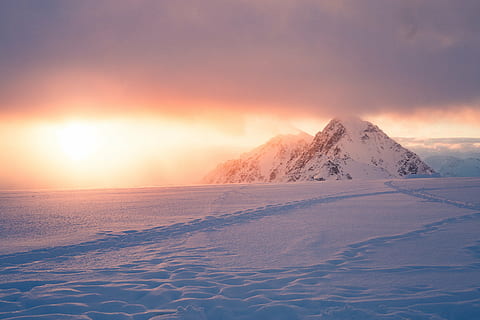 Schnee, bedeckt, Berg, golden, Stunde, Hochland, Wolke, Himmel, Gipfel, Grat, Landschaft, Natur, Tal, Winter, Sonnenuntergang, szenen, Eis, draußen, kalte Temperatur, Schönheit in der Natur, Szenen - Natur, Umgebung, Reiseziele, wolke - himmel, Land, Ruhe, gefroren, Reise, ruhige Szene, keine Leute, Sonne, schneebedeckter Berg, Lagune, 5K, CC0, gemeinfrei, lizenzfrei