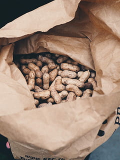 braun, Erdnüsse, geöffnet, Papiertüte, Erdnuss viel, Nüsse, Affennüsse, Muscheln, Papier-, Essen und Trinken, Lebensmittel, Nahansicht, Frische, Tasche, große gruppe von gegenständen, Sack, keine Leute, drinnen, Stillleben, Wohlbefinden, Fülle, Nuss, gesundes Essen, Fokus auf den Vordergrund, Nuss - Essen, Container, 1080P, CC0, gemeinfrei, lizenzfrei