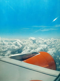 motor, fly, flyvningen, himmel, rejse, easyjet, skyer, luft transport, sky - himmel, luftfartøj, transportmidler, transportform, flyvende, ingen mennesker, flyvinger, blå, natur, dag, skønhed i naturen, Midt i luften, scenics - natur, udendørs, på farten, orange farve, bevægelse, Flymotor, 4K, CC0, offentligt domæne, royaltyfrie